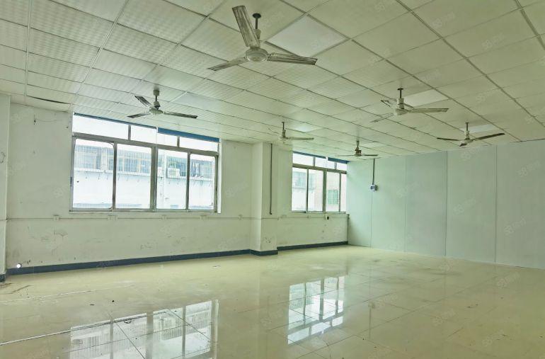 西丽地铁口，原房东一手直租整层1080平