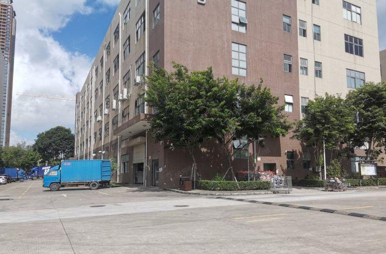 横岗六约工业园区原房东红本3楼1000平方带装修水电齐可分租