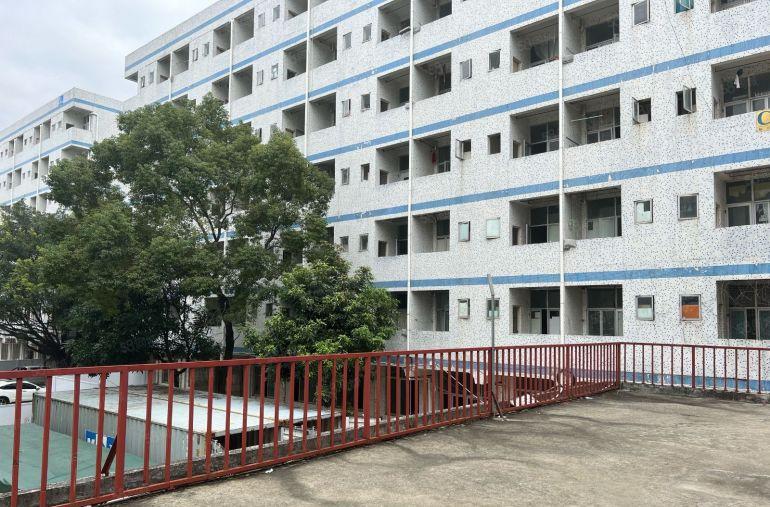 盐田附近大量宿舍楼出租50间100间带家私出租工程项目部