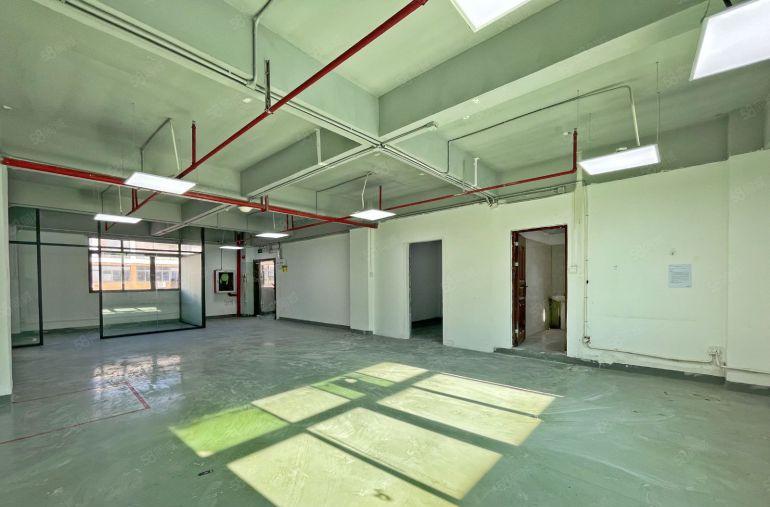 南山西丽 半层300平方 带办公室和仓库 电梯口 非常方便