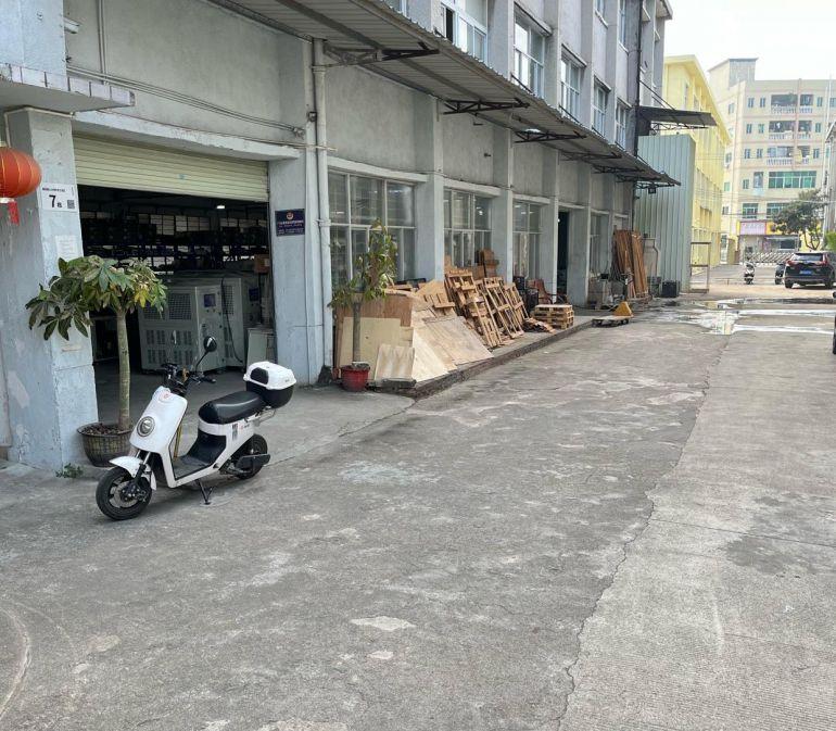 独门独院高速出口旁小型二层工业区厂房