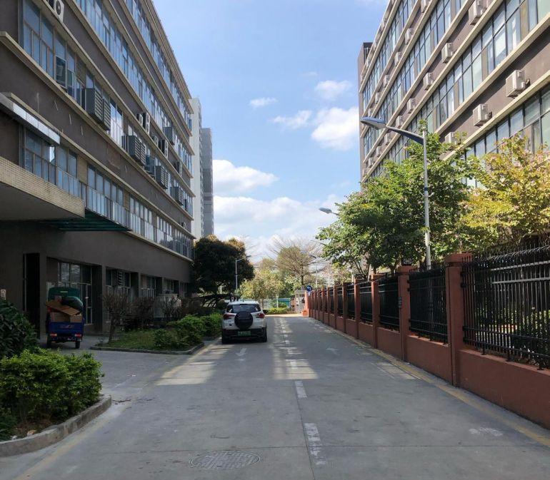 五和大道边坂田龙华交界处楼上380，780平厂房出租