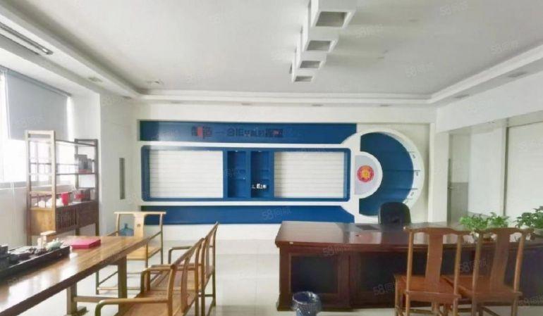 南山地铁口500平仅35元，免租2个月，使用率9成，豪华装修