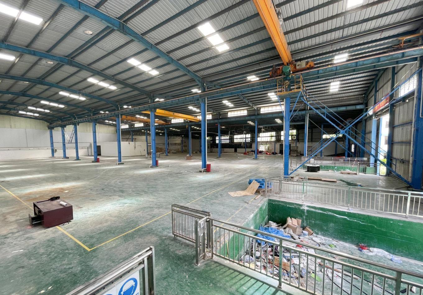 高度12米 西丽独门独院6600平带3个5吨行车 行业不限