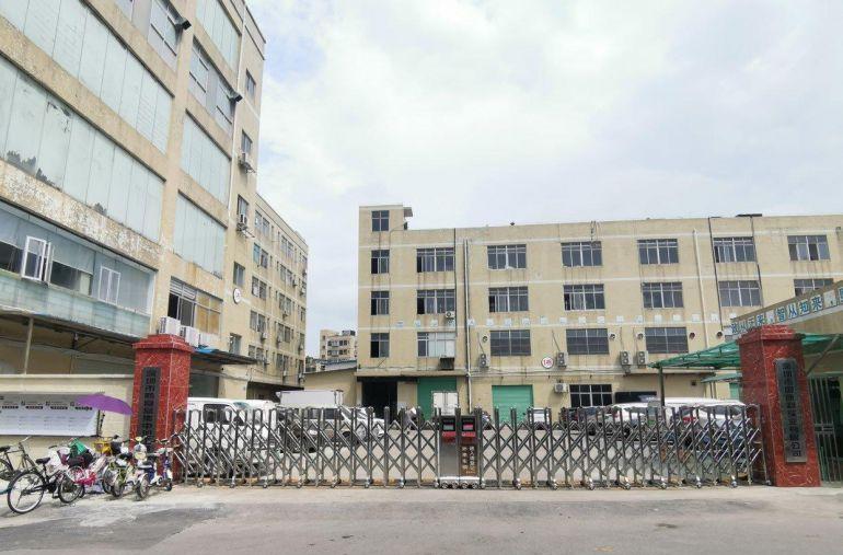 龙岗宝龙街道食品厂房若干车间出租，4000平方，可分租。