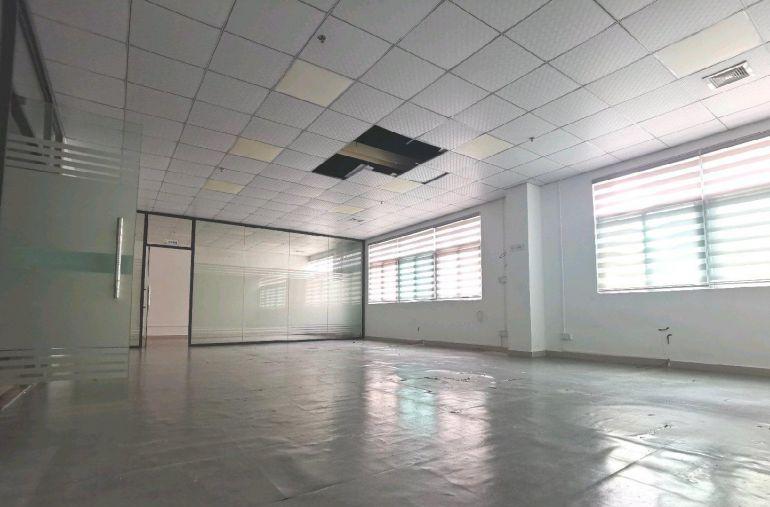 地铁站厂房、办公室招租，离爱联站200米、