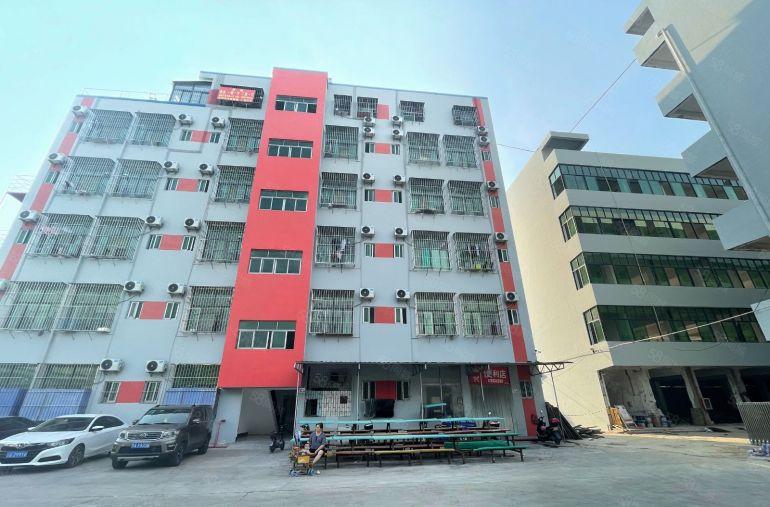 盐田厂区宿舍楼50套出租。