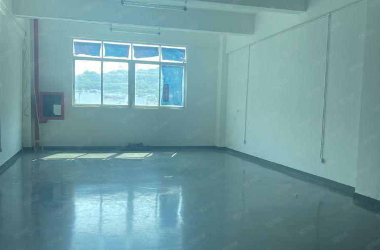 南山西丽地铁站小面积135，200，300平办公仓库水电齐全