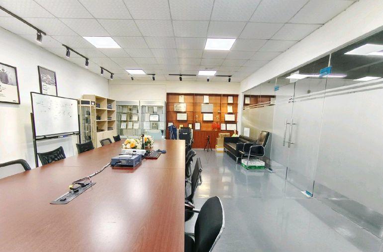 坂田1600平红本厂房，公摊面积小，一手房东