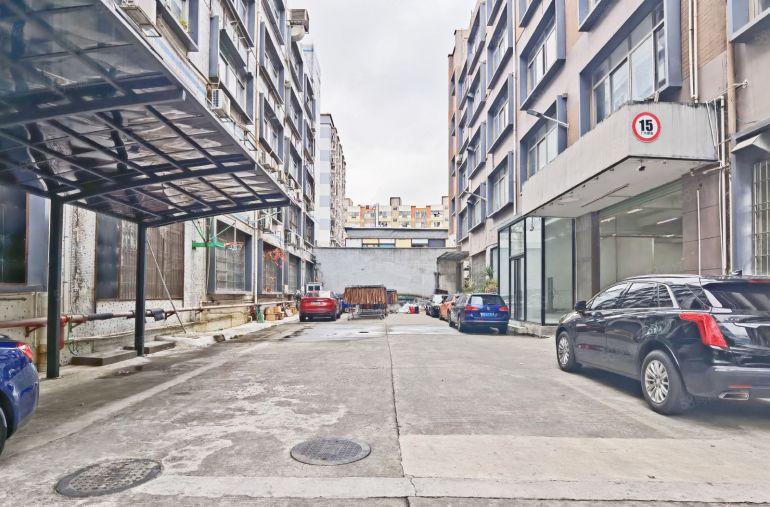 西丽沙河西路 靠近主干道新出一楼550平厂房 户型方正