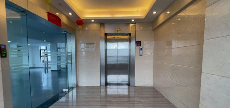 南山整栋  5600平方  企业总部选地