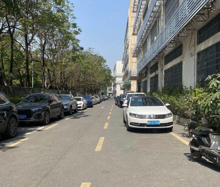 南山西丽产业园整层1450平带装修，绿化好