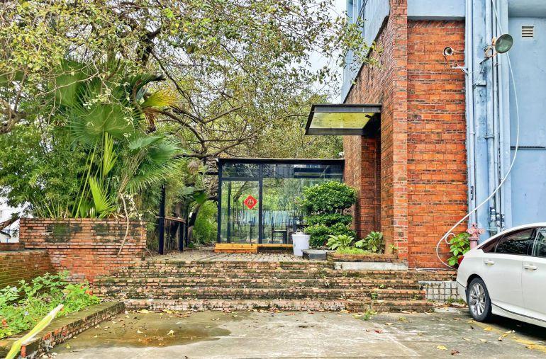 蛇口 花果山 一楼500平 带院子 行业不限。