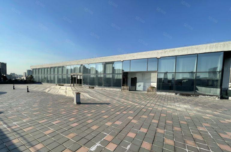 南山区新出楼顶带天台731平 行业不限