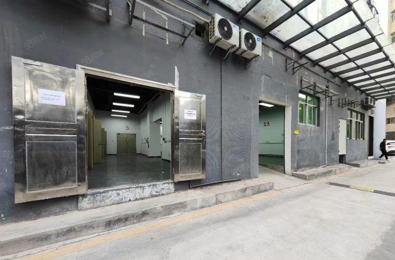 南山西丽地铁口  有一楼厂房517平出租 可以分租一半