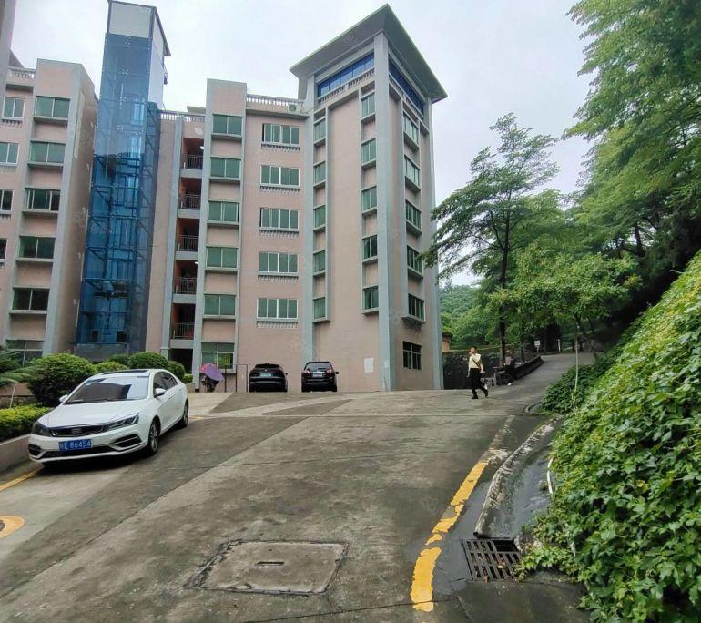 厂房仓库出租盐田沙头角厂房办公室70平起租2100平交通便利