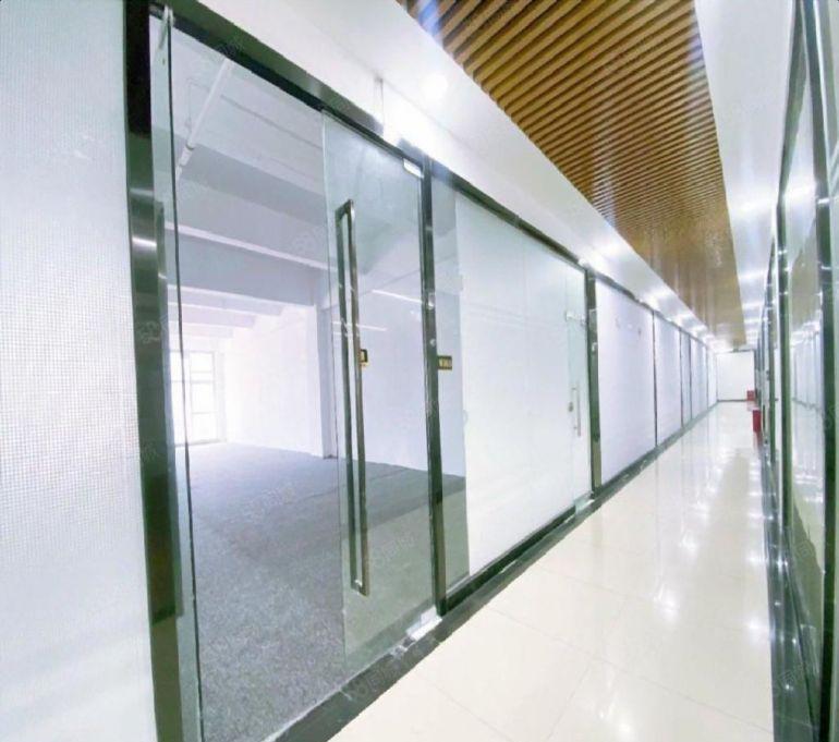 西丽大学城地铁475平大开间带阳台 户型方正采光好