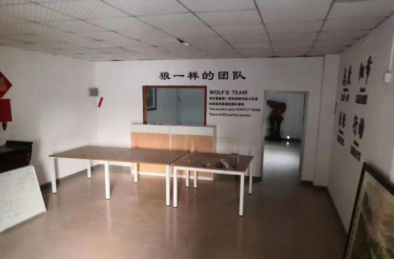 原房东直租，1500平车间+500平生活区，押三付一，随时看