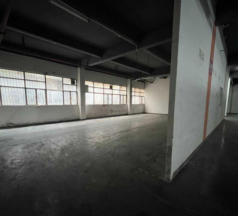 西乡宝田三路12号线平峦山地铁口200米一楼1860平招租