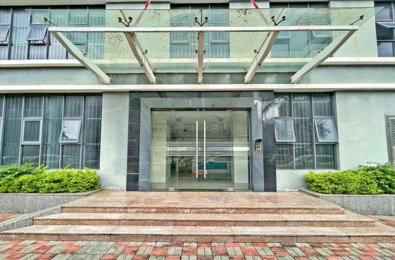 南山整栋  5600平方  企业总部选地