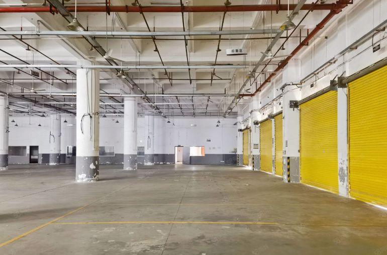 南山科技园 沙河西路一楼原房东红本厂房 整层2600平可分租