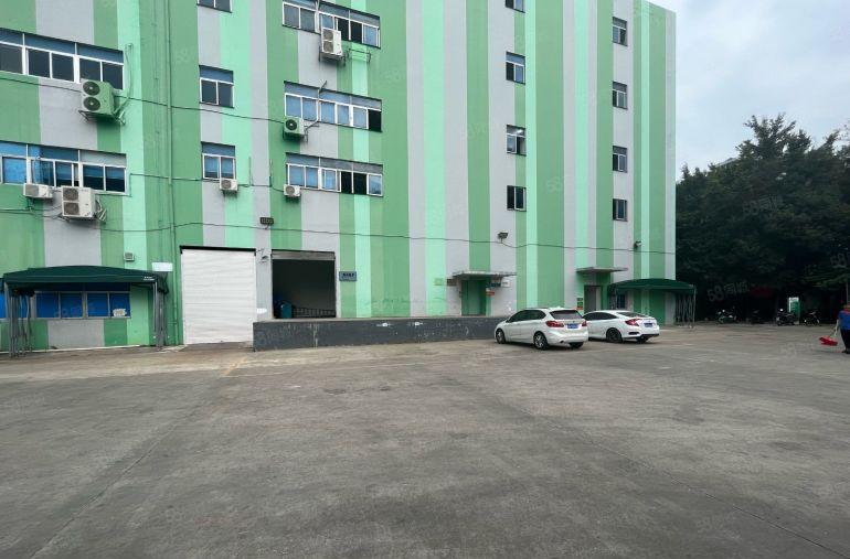 石岩高速出口独门独院厂房18000平方米