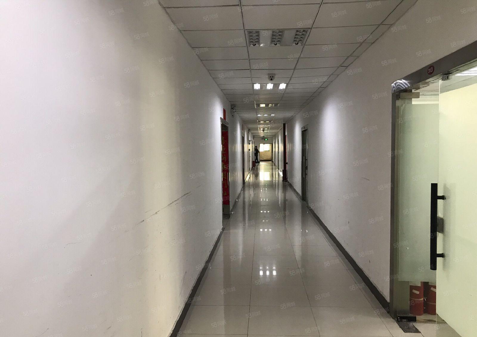 西丽地铁口附近 450平办公研发出租看房方便