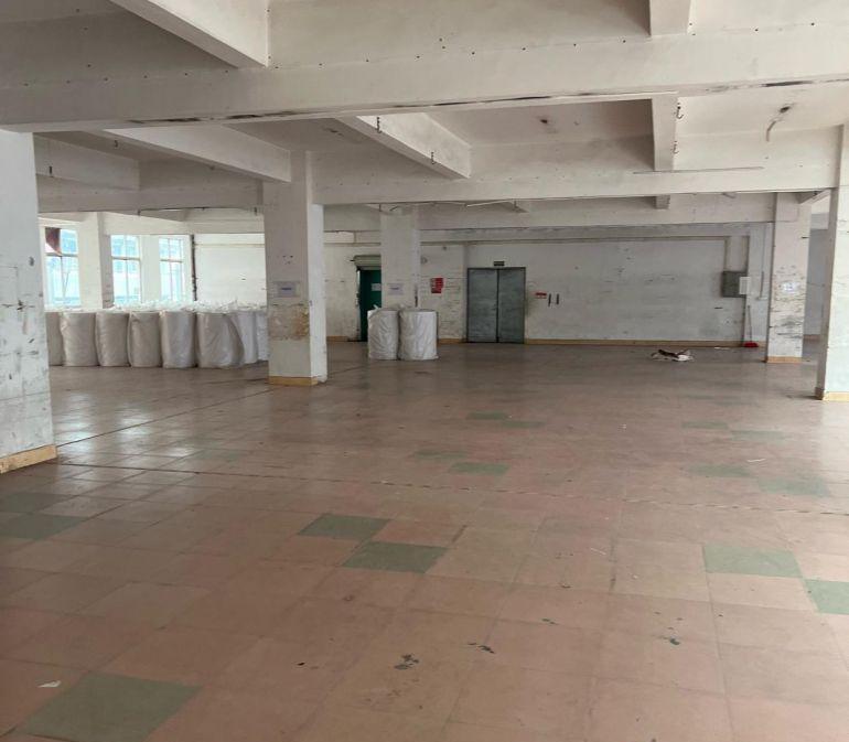 东城 温塘厂房带电梯楼梯，周边酒店餐饮公交市场超市