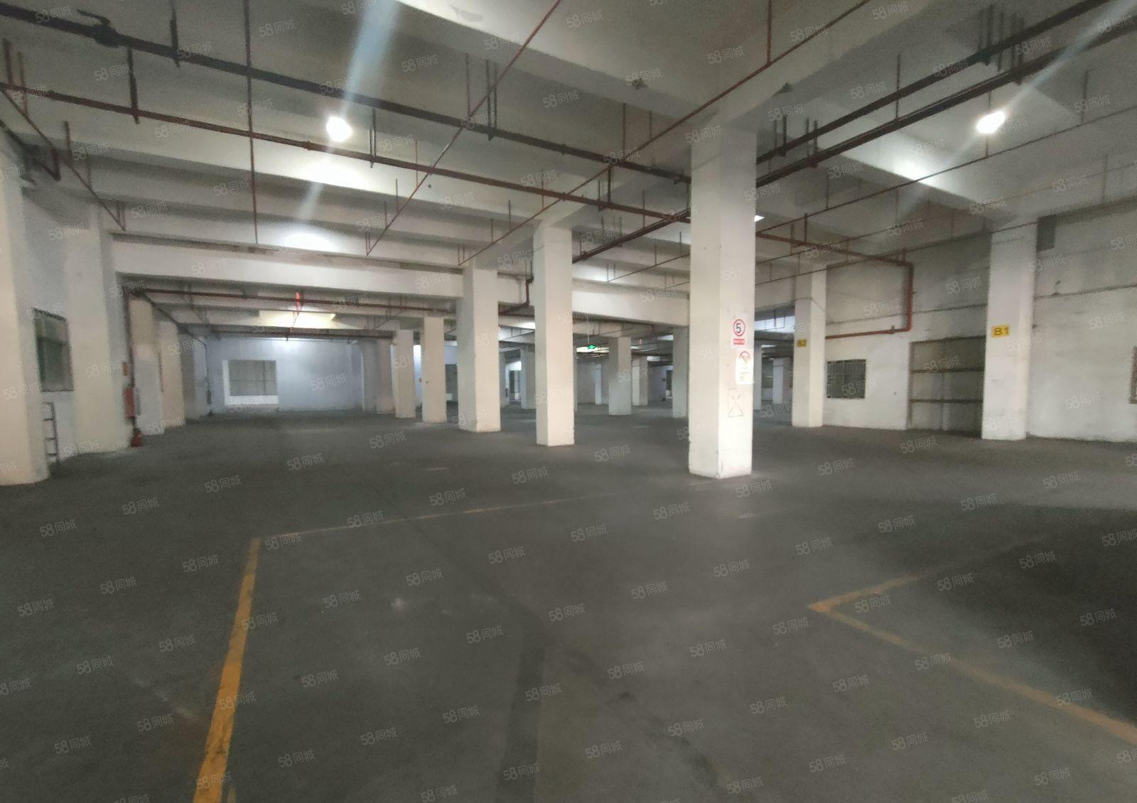 厂房出租，观澜大水坑一楼物流坑厂房出租7300平，低价出租