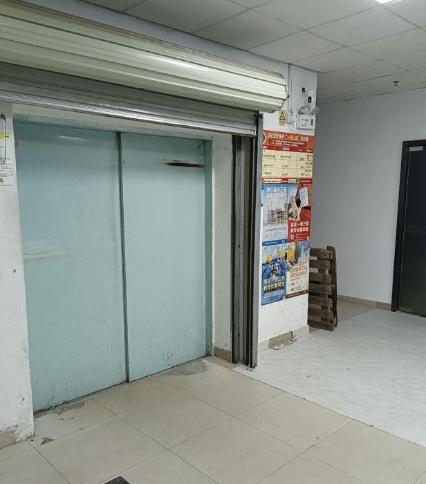 10号地铁口布吉秀峰工业城1000平米厂房办公室分租