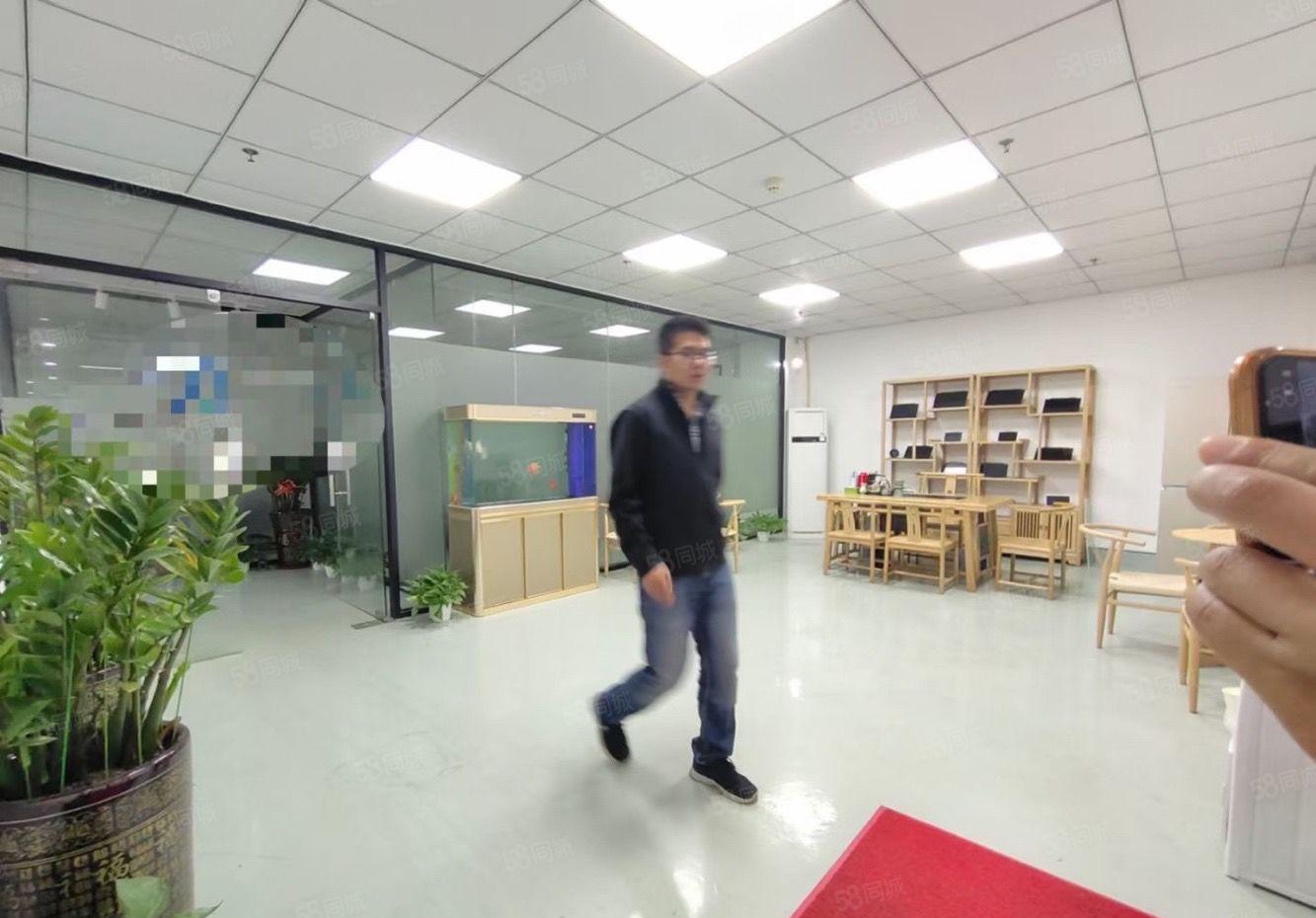 地铁13号线沿线 900平精装修办公厂房出租 可分租