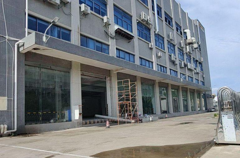 西丽 整栋独门独院原房东5000平方可自由分割 一楼层高6米