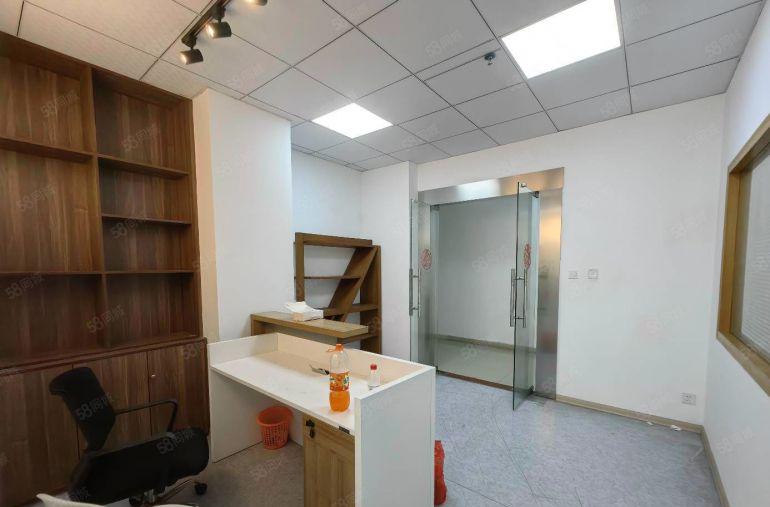 蛇口厂房出租 176平米 8800元 3个隔间 精装修