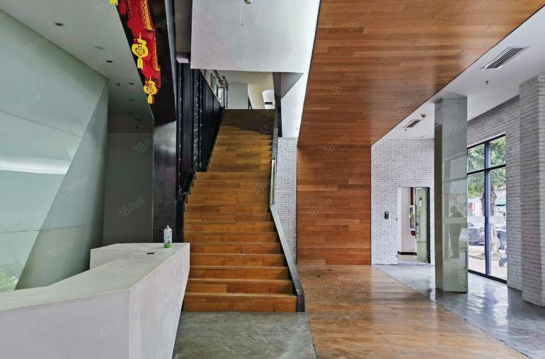 西丽13号线地铁站 新出一二楼复式连层3086平 创意园区