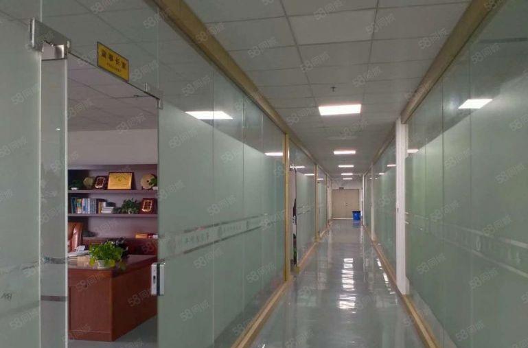 龙岗宝龙工业区新出楼上1650平方带现成办公室装修
