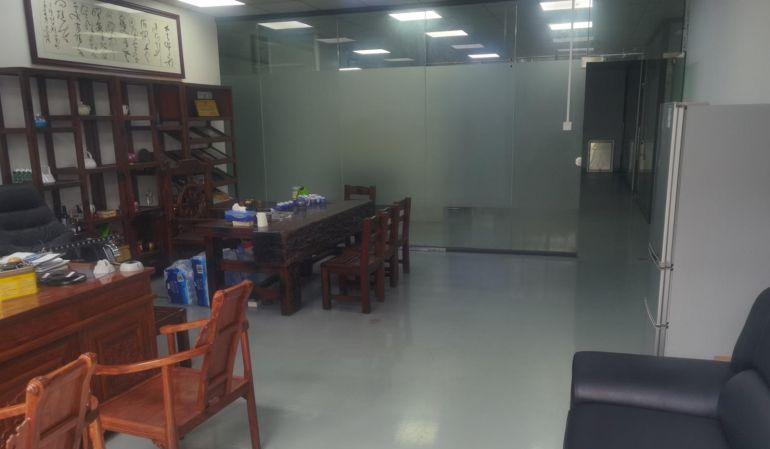 LED灯具生产加工销售行业优先分租