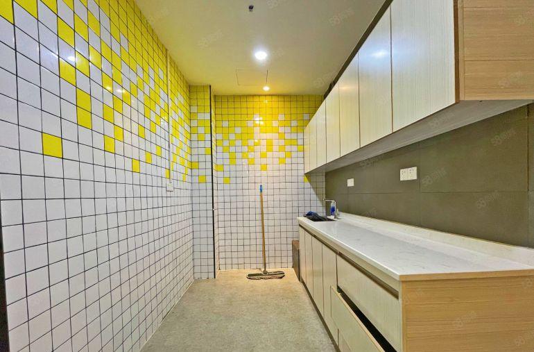 南山西丽 现成电商直播整层1250平方33元平 行业不限