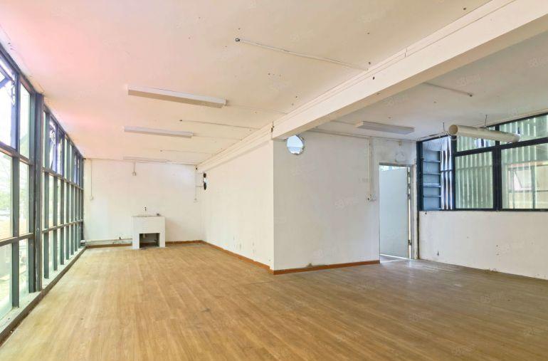 南山西丽 新出马路边上独门独院场地 600平方 人做饭