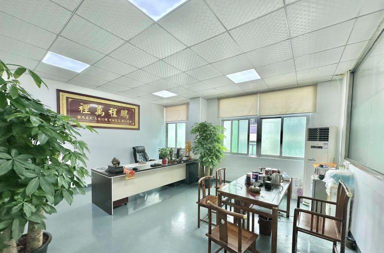 南山西丽原房东科技园新出楼上1000平带装修厂房出租 可分租