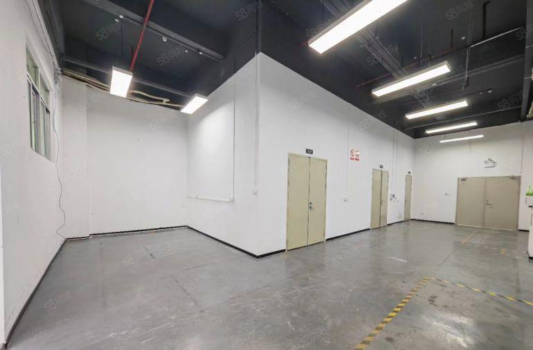 南山西丽地铁口  有一楼厂房517平出租 可以分租一半