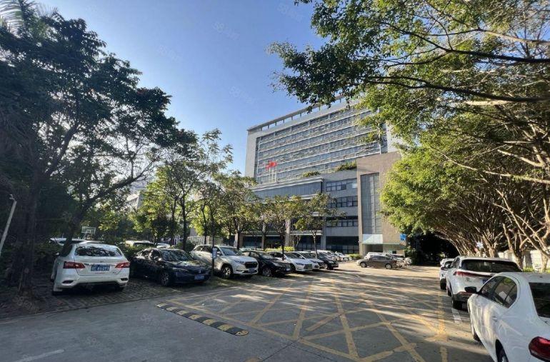 南山地铁口政府补贴园区 3楼整层1600平厂房 办公室可分