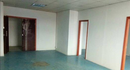 南头新出二楼带装修400平方米厂房出租